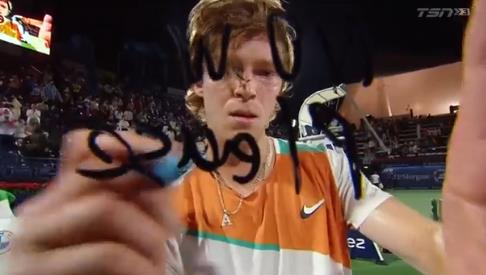 在上海旅游的奇塔迪尼重返海港俱乐部，拜访昔日教练和队友