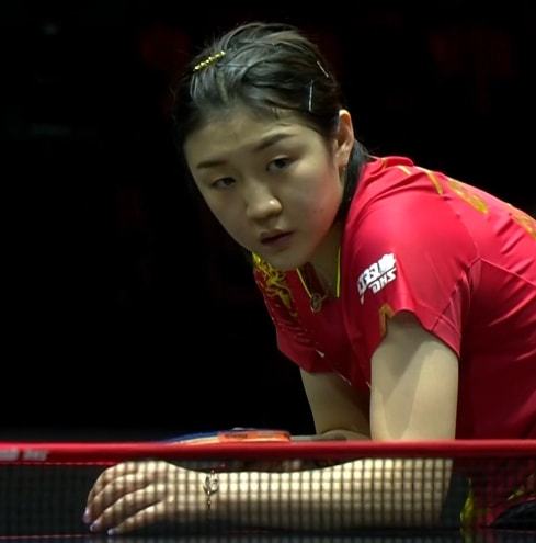 曼联无法复兴 阿莫林临场够差劲 主场1-1西汉姆联领先就乱换人