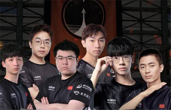 德媒：巴萨在关注莱比锡19岁新星韦德拉奥果，已派出球探考察